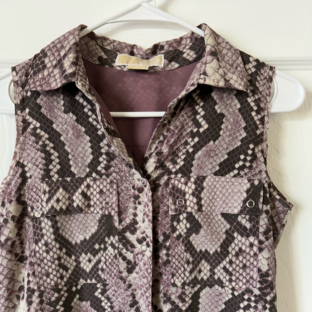 Michael Kors knee length dress. Great material on skin. Excellent condition